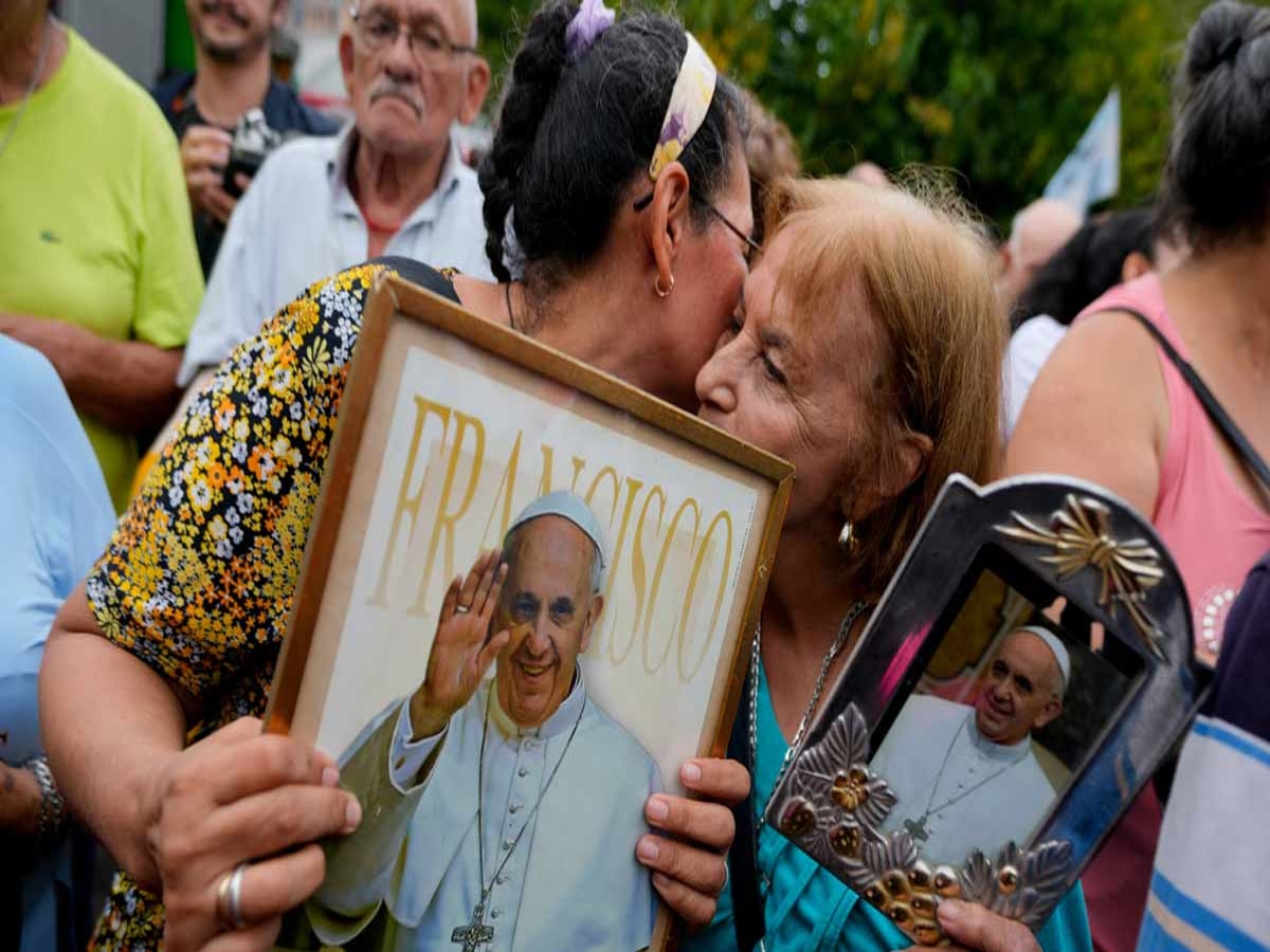 Pope Francis: पोप फ्रांसिस की सेहत में लगातार सुधार, स्वास्थ्य संबंधी अटकलों पर विराम