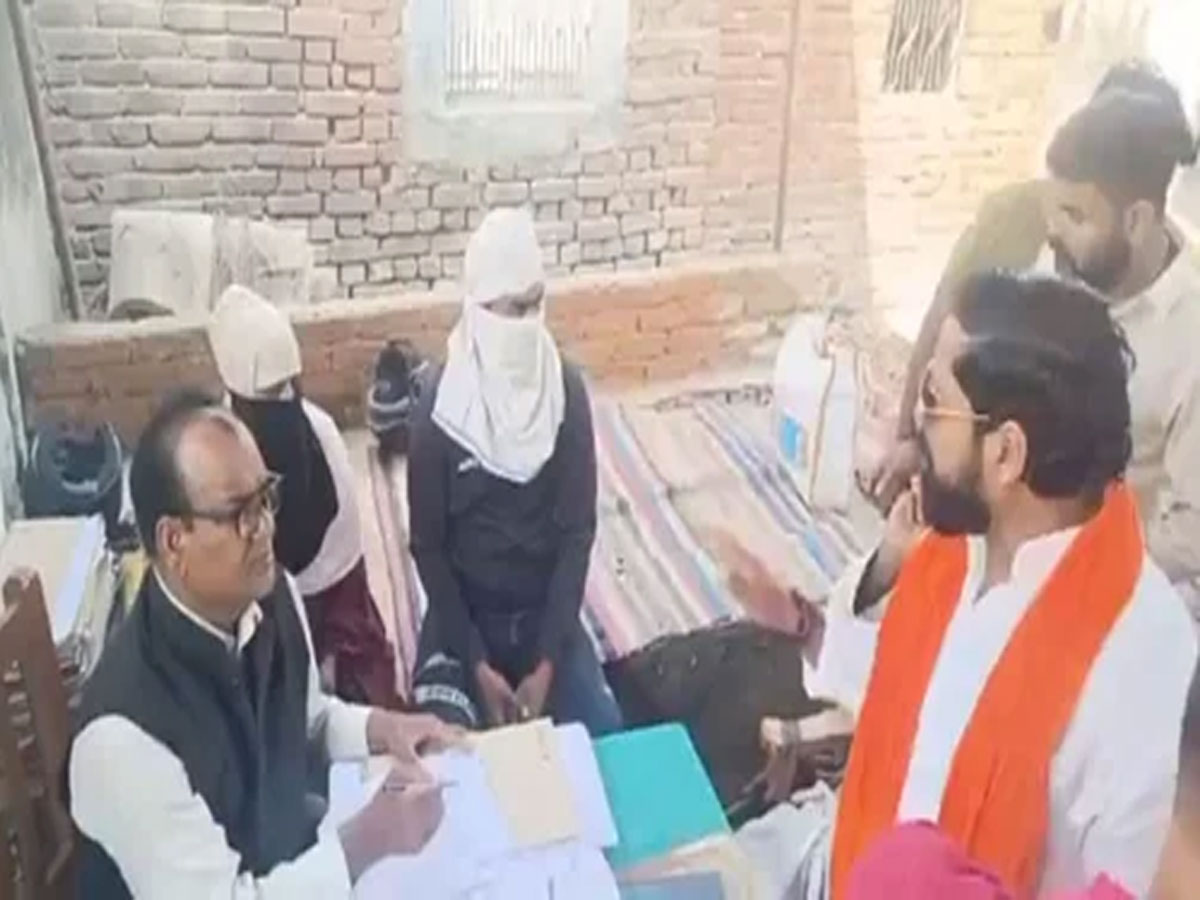बस्ती में करीना को लेकर कोर्ट मैरिज करने पहुंचे जुबैर की पिटाई; न शादी हुई न मिली प्रेमिका बस्ती में करीना को लेकर कोर्ट मैरिज करने पहुंचे जुबैर की पिटाई; न शादी हुई न मिली प्रेमिका
