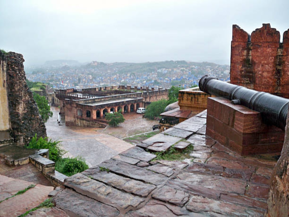 Rajasthan Weather Update: आज शाम तक गिरगिट की तरह रंग बदलेगा मौसम, भयंकर बारिश और आंधी-तूफान से भीगेगा राजस्थान, पढ़ें वेदर अपडेट...