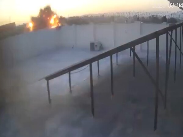 Pakistan Blast: सुसाइड बॉम्बर ने उड़ाया पाक मिलिट्री अड्डा, 12 की मौत 30 घायल