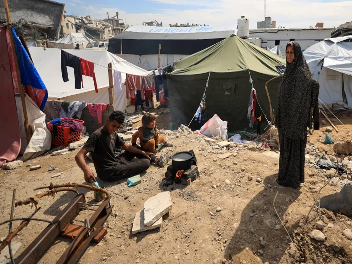 Gaza को दोबारा खड़ा करेंगे अरब देश, 53 अरब डॉलर की योजना को मिली मंजूरी Gaza को दोबारा खड़ा करेंगे अरब देश, 53 अरब डॉलर की योजना को मिली मंजूरी