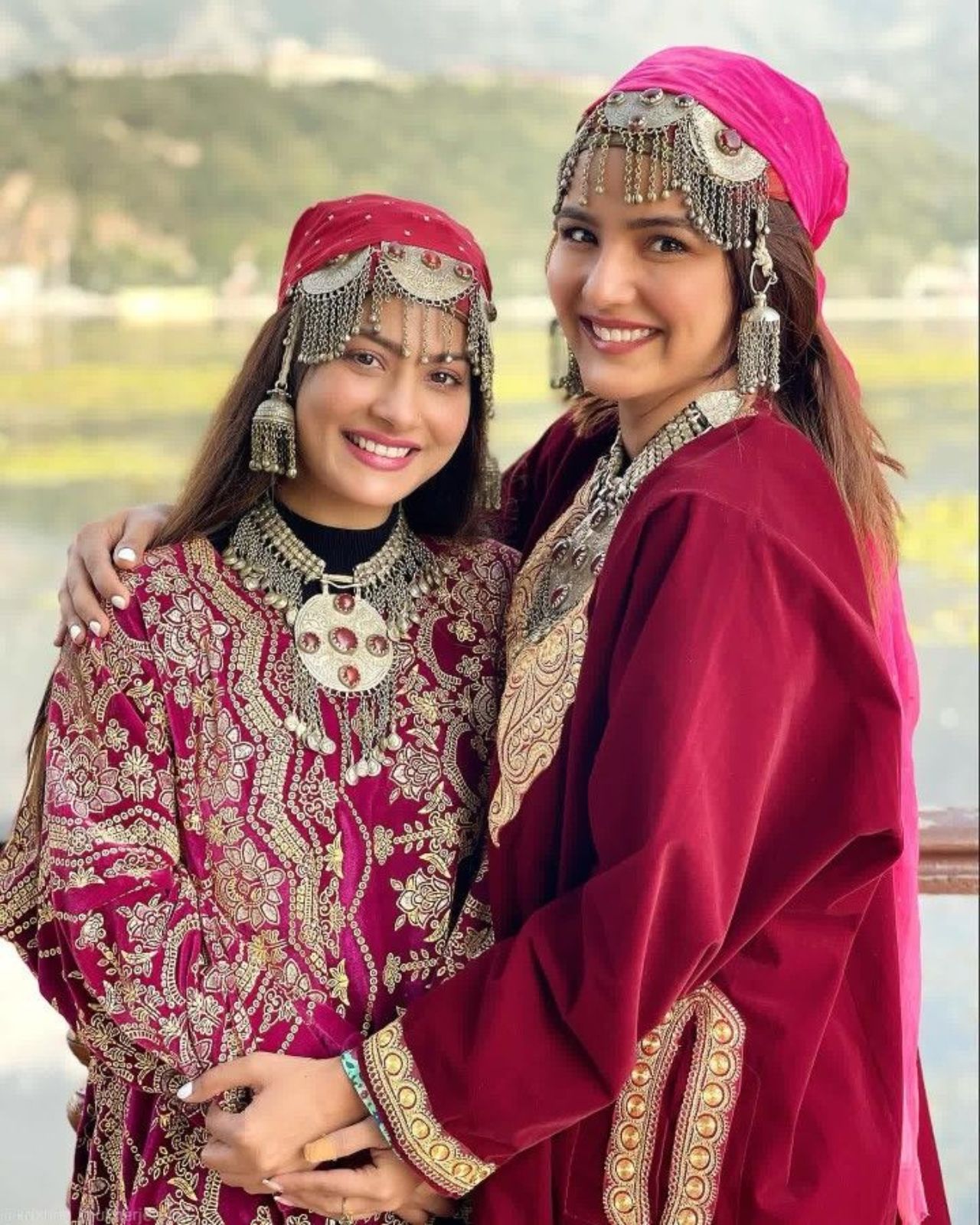 Why kashmiri girls are beautiful know secret reason
