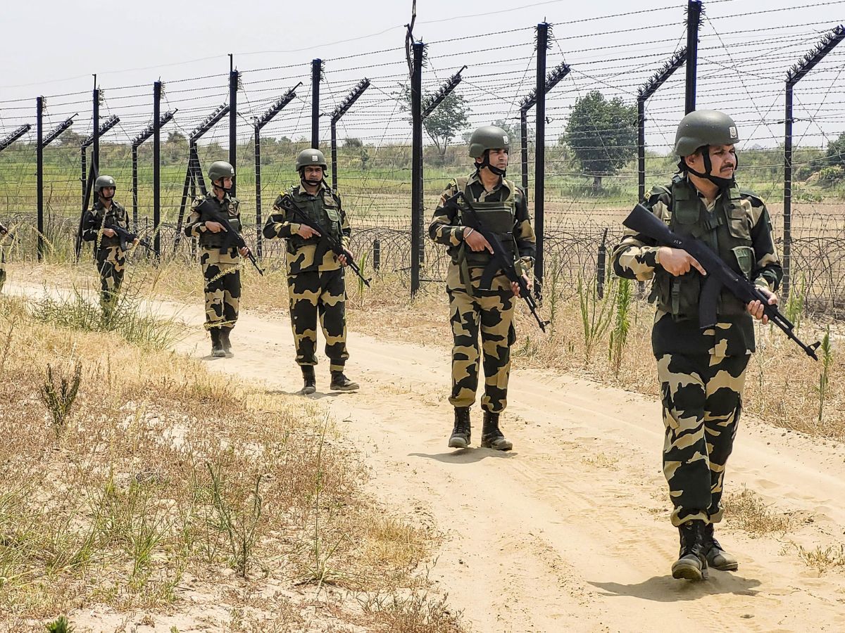 BSF की ड्यूटी क्या है और कैसी काम करती है? पढ़ें- कुछ फैक्ट