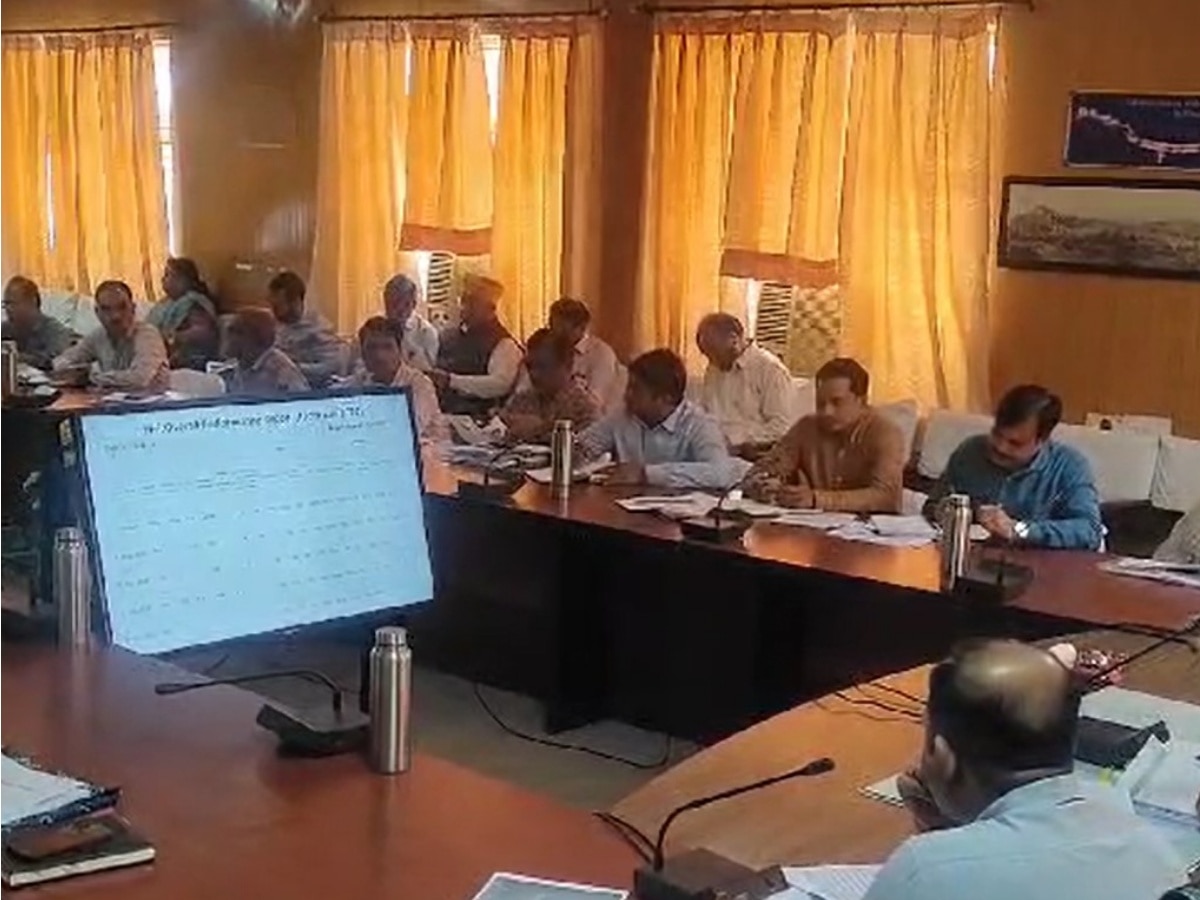 Rajsamand News: बजट घोषणाओं के बाद विभागीय योजनाओं-संपर्क पोर्टल की हुई समीक्षा बैठक