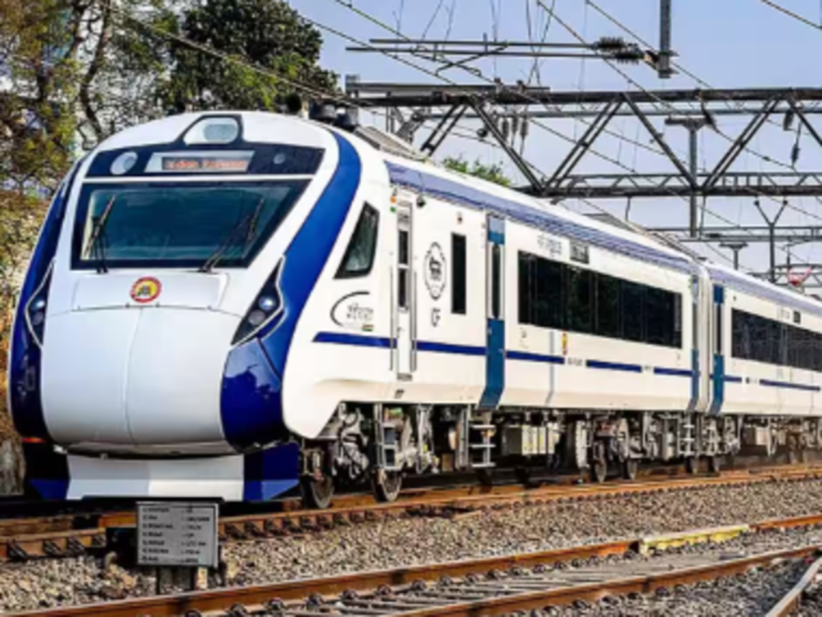 Haryana news: 17 वर्षीय छात्रा ने वंदे भारत के आगे कूदकर दी जान, पिता ने पुजारी समेत दो लोगों पर लगाया रेप का आरोप Haryana news: 17 वर्षीय छात्रा ने वंदे भारत के आगे कूदकर दी जान, पिता ने पुजारी समेत दो लोगों पर लगाया रेप का आरोप