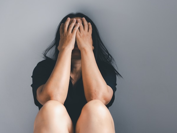 Women's Day: मानव तस्करी से बचकर निकलने पर भी नॉर्मल नहीं रहती महिला की जिंदगी! कैसे सुधारी जा सकती है उनकी मेंटल हेल्थ?