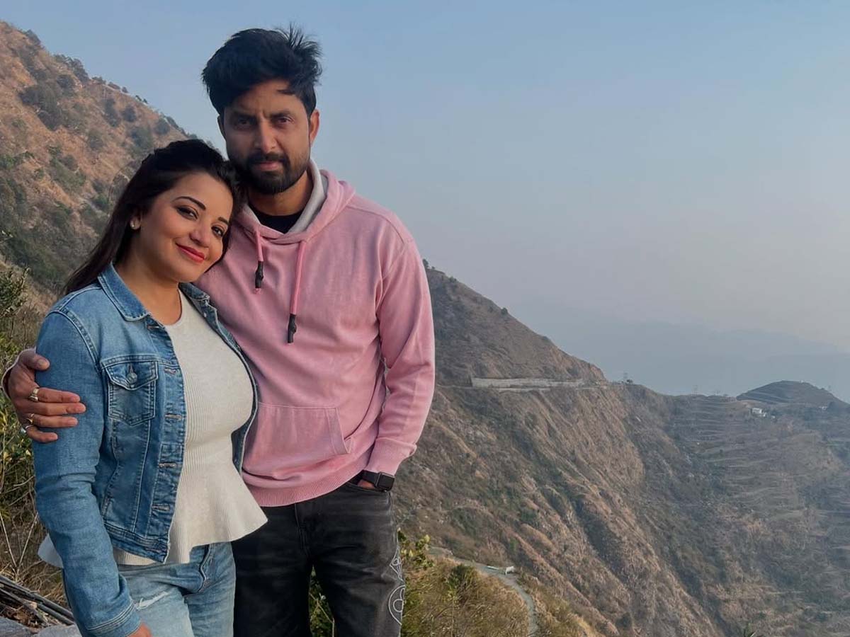 Vikrant Rajput bhojpuri actress monalisa spends quality time with husband vikrant ...
