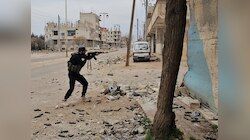 Syria: गृह युद्ध की तरफ बढ़ता सीरिया, झड़प में 1 हजार लोगों की मौत