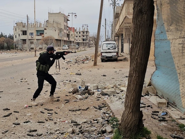 Syria: गृह युद्ध की तरफ बढ़ता सीरिया, झड़प में 1 हजार लोगों की मौत