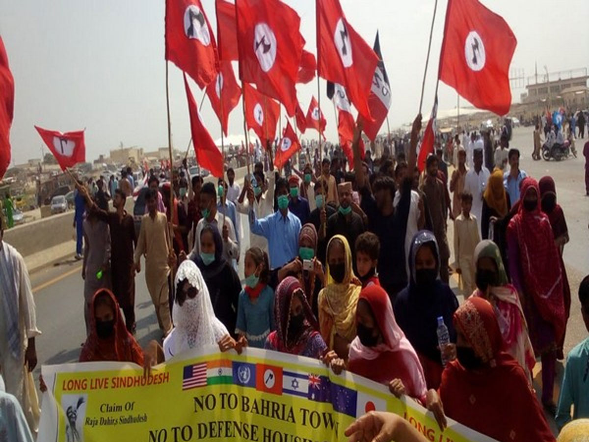 Pakistan: शहबाज़ सरकार के खिलाफ बढ़ी लोगों की नाराजगी, हजारों महिलाएं सड़कों पर क्यों उतरीं Pakistan: शहबाज़ सरकार के खिलाफ बढ़ी लोगों की नाराजगी, हजारों महिलाएं सड़कों पर क्यों उतरीं