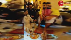 इंटरनेट पर छाया Virat Kohli की हल्दी सेरेमनी का वीडियो, बगल में बैठे कोच साहब को लोगों ने किया स्पॉट; VIDEO