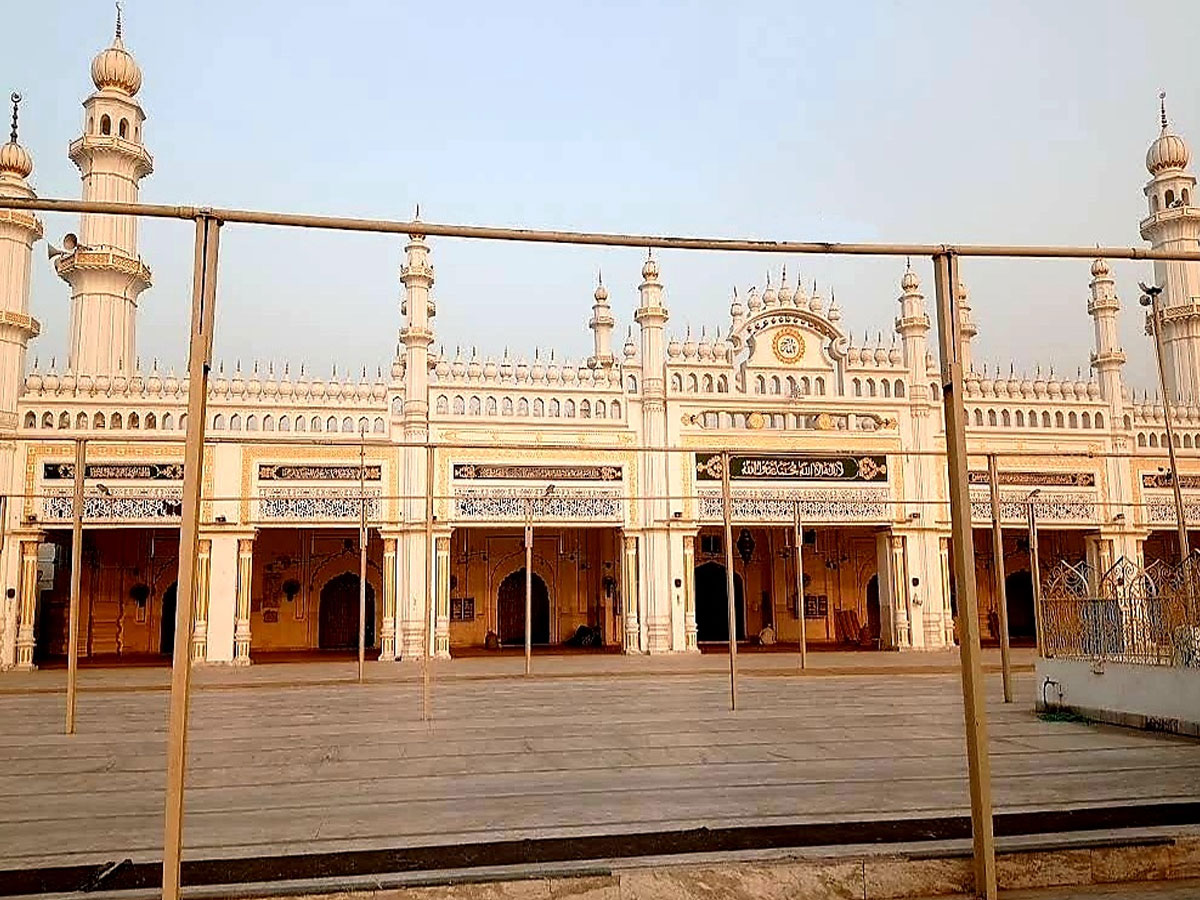 रामपुर के बाद मुरादाबाद के मुसलमानों ने दिखाया बड़ा दिल, होली के दिन बदल दिया जुमे की नमाज का वक्त रामपुर के बाद मुरादाबाद के मुसलमानों ने दिखाया बड़ा दिल, होली के दिन बदल दिया जुमे की नमाज का वक्त