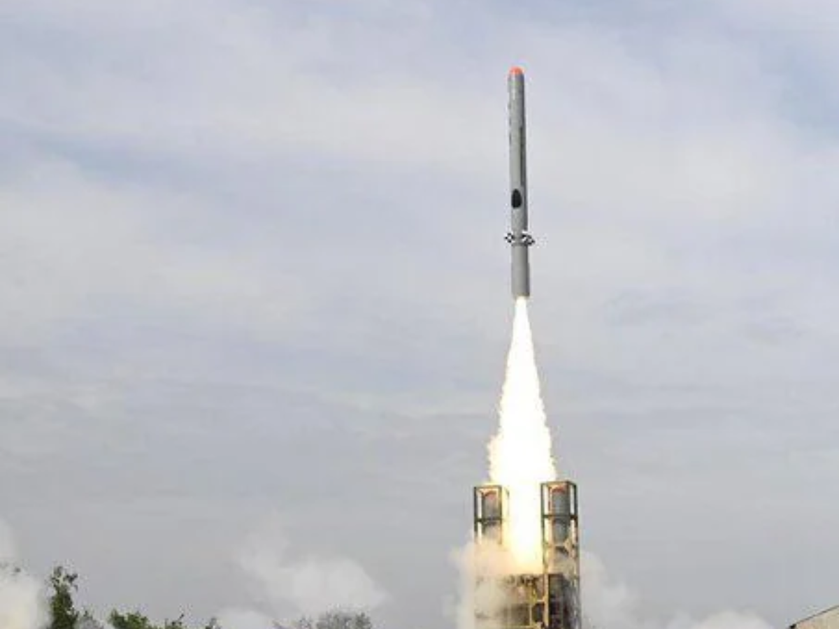 भारत की 'ब्रह्मास्त्र' है ये लॉन्ग रेंज मिसाइल, पलक झपकते ही दुश्मन को कर देती है ढेर!