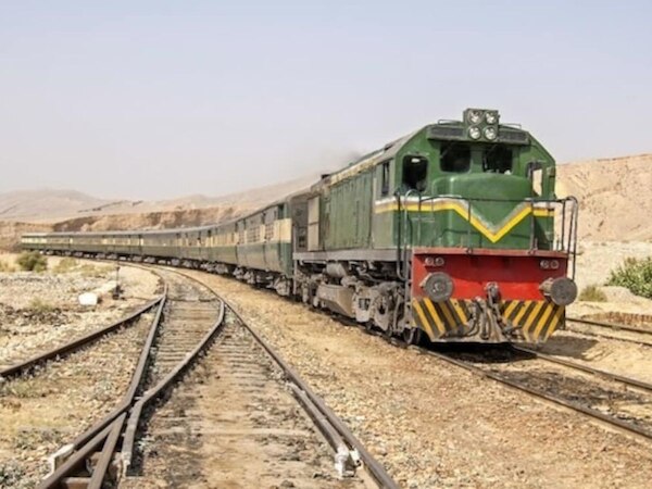 Hijacked Train: ଅପହରଣ ଟ୍ରେନକୁ ଛଡାଇବା ପାଇଁ କଣ ଦାବି କରିଥିଲେ ବେଲୁଚି ସେନା, କାହିଁକି ମାନିଲେନି ପାକିସ୍ତାନ ସରକାର