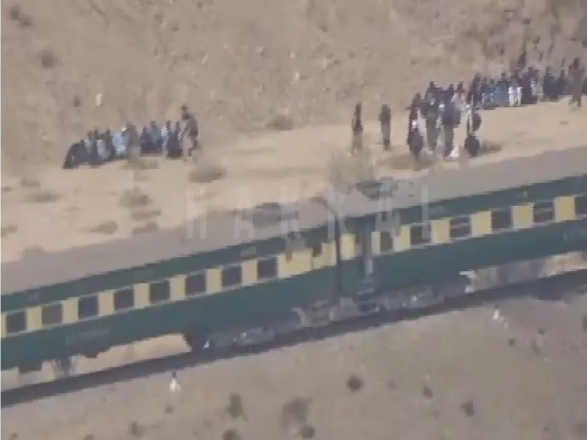 Jaffar Express ऑपरेशन हुआ पूरा, 33 आतंकी ढेर; 10 प्वाइंट्स में जाने पूरे हाइजैक की कहनी Jaffar Express ऑपरेशन हुआ पूरा, 33 आतंकी ढेर; 10 प्वाइंट्स में जाने पूरे हाइजैक की कहनी