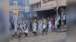 होली पर लोगों ने एक दूसरे पर फेंकी जलती हुई लकड़ियां, 2 लोग घायल