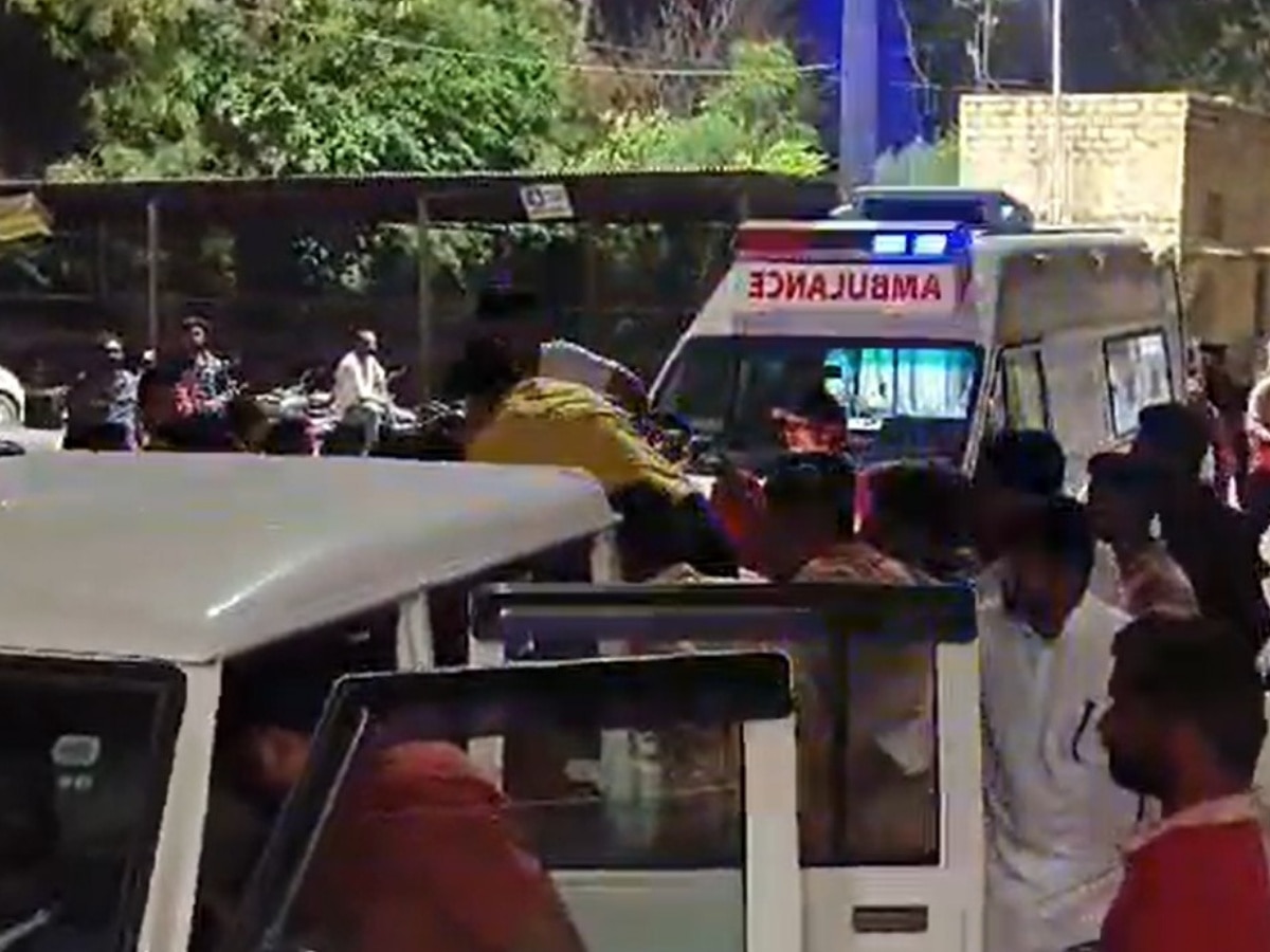 Jaisalmer News: थईयात गांव के पास स्कॉर्पियो और बोलेरो आपस में टकराई, गंभीर रूप से घायल हुए 7 लोग Jaisalmer News: थईयात गांव के पास स्कॉर्पियो और बोलेरो आपस में टकराई, गंभीर रूप से घायल हुए 7 लोग