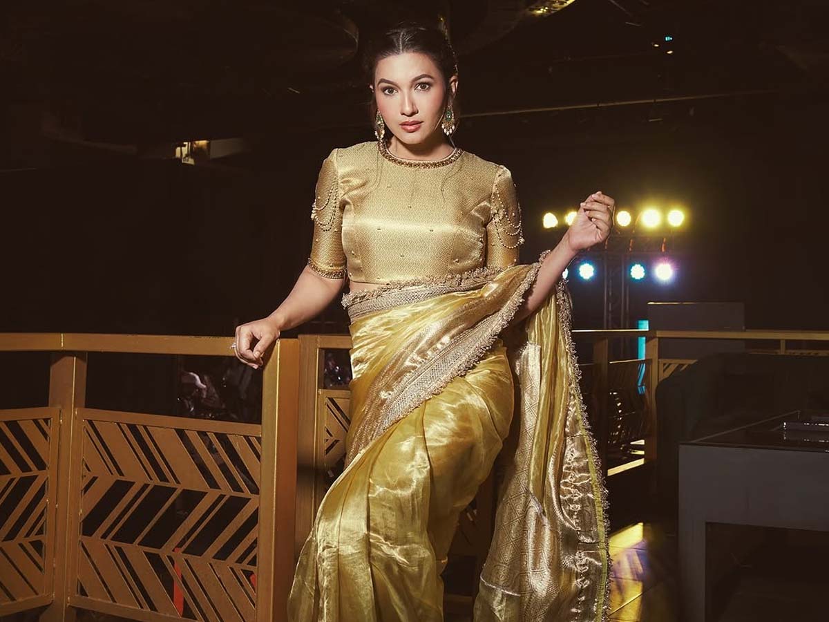 साड़ी पहन इतराईं गौहर खान