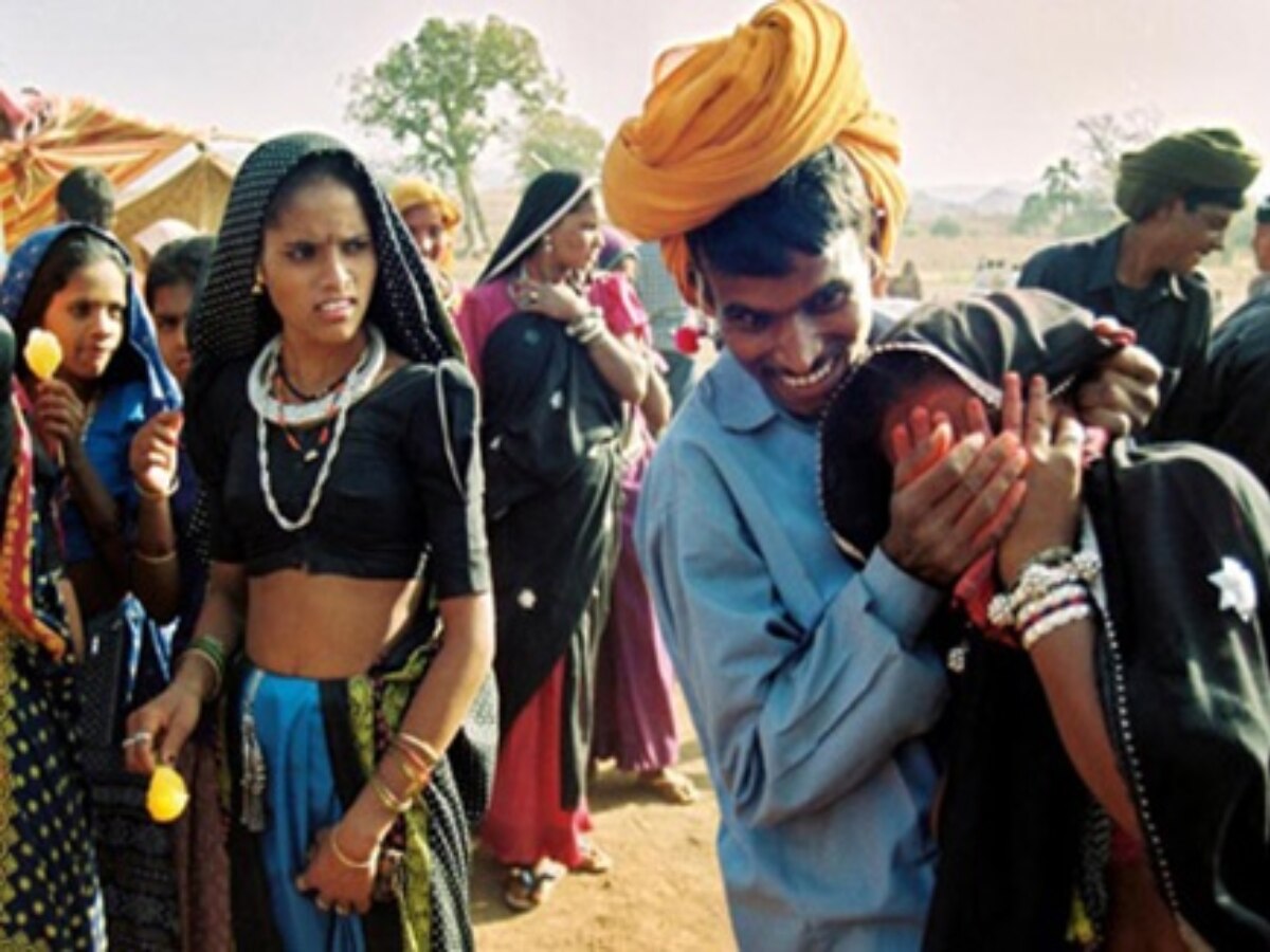 burhanpur bhagoria festival pan ritual where relationships decided by ...