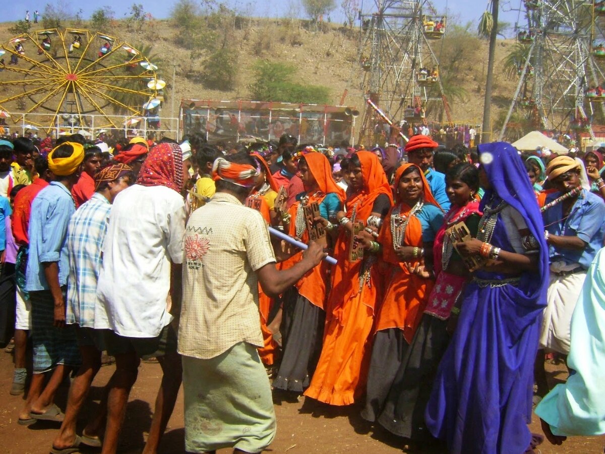 burhanpur bhagoria festival pan ritual where relationships decided by ...