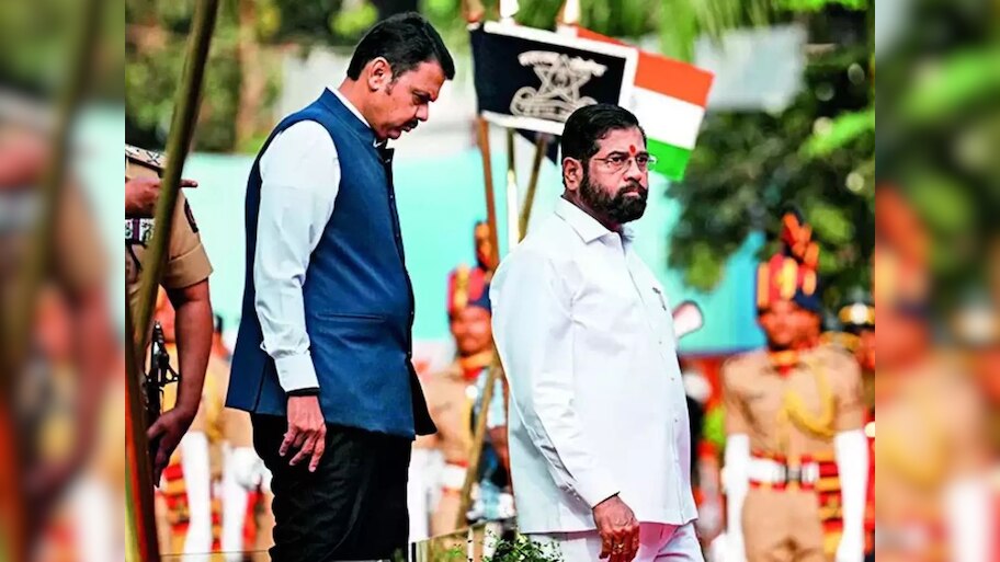 'जहां 150 गाड़ियां होती थी वहां कल एक भी नहीं थी...', नागपुर हिंसा पर क्या बोले फडणवीस-शिंदे