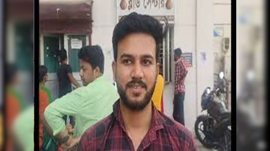 West Bengal News: रोजा तोड़कर एक गुमनाम हिन्दू महिला को मुस्लिम नौजवान ने किया रक्तदान   