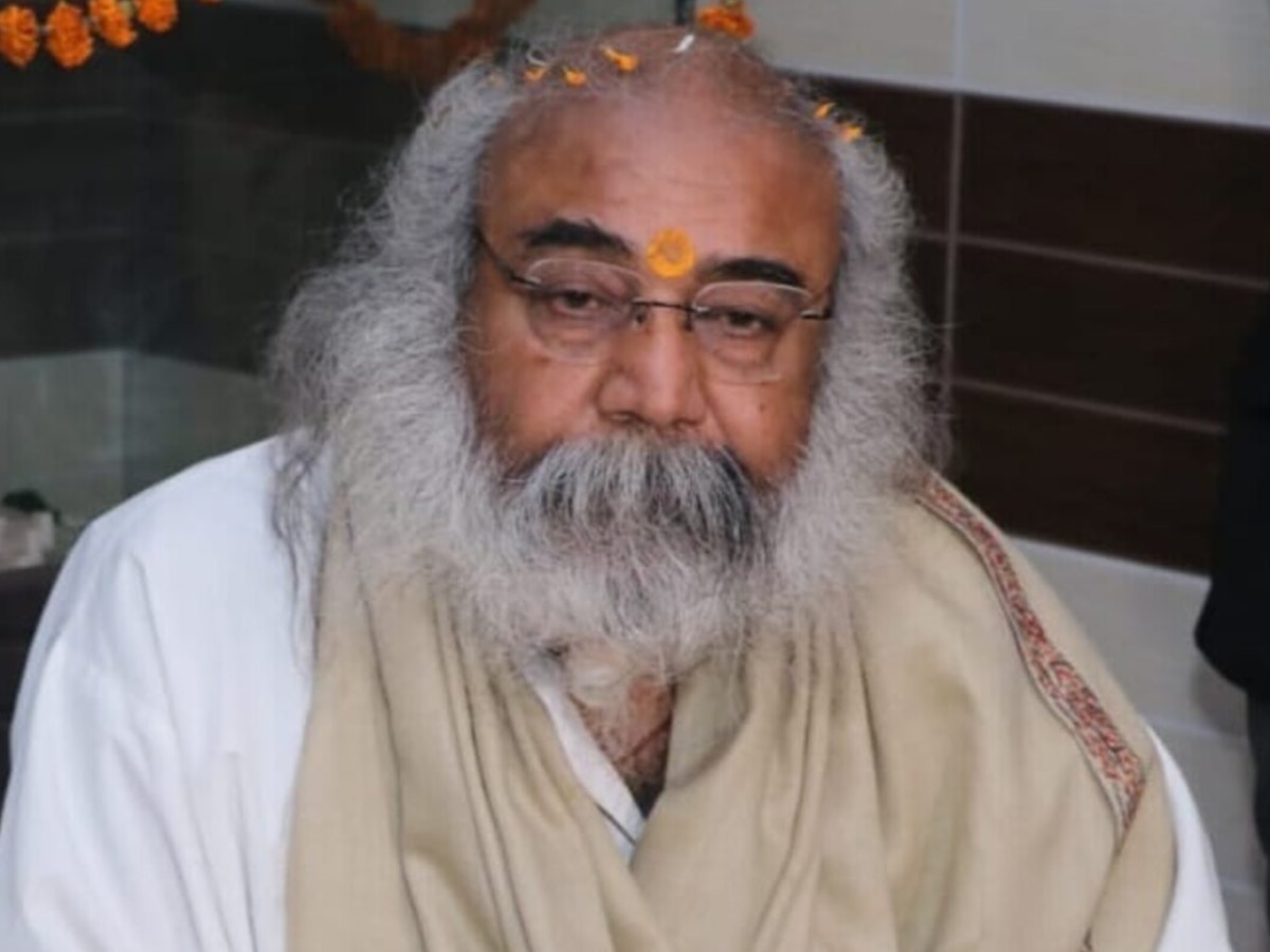 'गड़े मुर्दे' नहीं उखाड़ने चाहिए... औरंगजेब की कब्र को लेकर आचार्य प्रमोद कृष्णम ने क्यों कही ये बात?