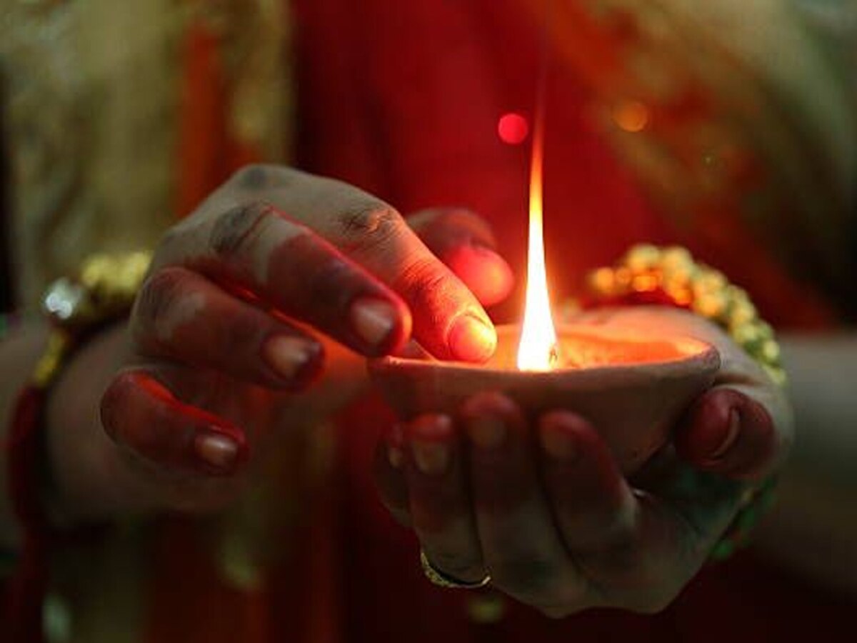 सरसों के तेल का दीपक 