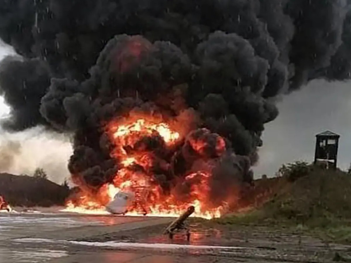 आग की लपटों में 'घिरा' रूस, क्य धुएं में उड़ जाएगी शांति की उम्मीद?