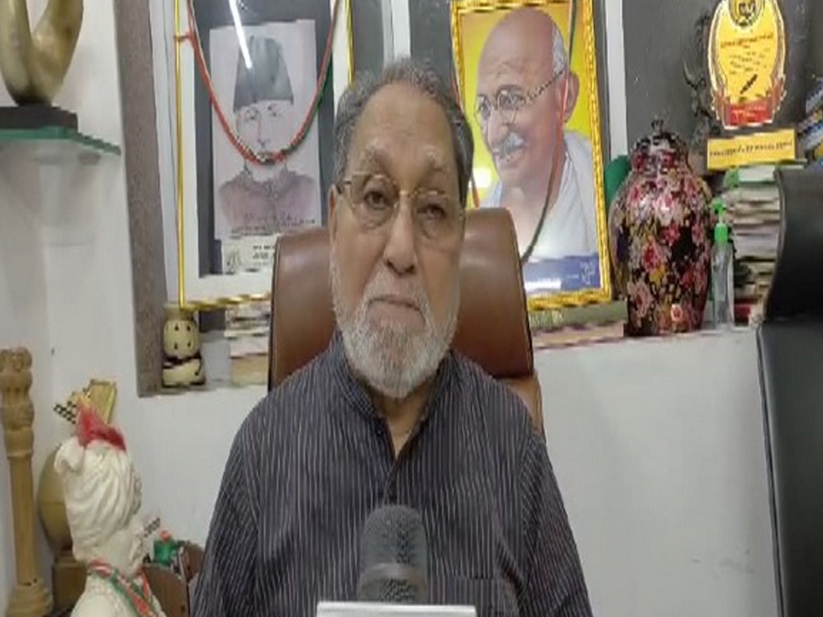 Aurangzeb Kabar: नागपुर हिंसा में मुसलमानों की भी गलती; कांग्रेस नेता का महाराष्ट्र CM को बड़ा चैलेंज Aurangzeb Kabar: नागपुर हिंसा में मुसलमानों की भी गलती; कांग्रेस नेता का महाराष्ट्र CM को बड़ा चैलेंज