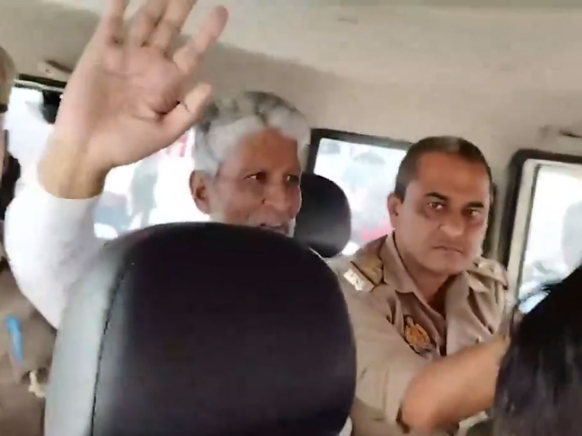 Sambhal: जामा मस्जिद के सदर जफर अली को पुलिस ने किया गिरफ्तार, लगा है ये संगीन इल्जाम Sambhal: जामा मस्जिद के सदर जफर अली को पुलिस ने किया गिरफ्तार, लगा है ये संगीन इल्जाम