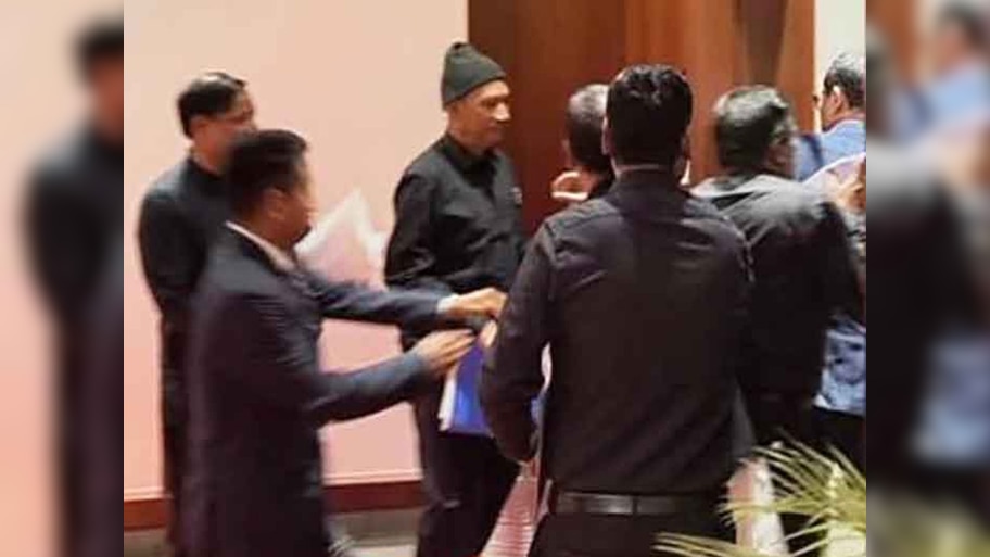 असम में सियासी घमासान, कांग्रेस विधायक नूरुल हुदा पर विधानसभा उपाध्यक्ष से हाथापाई का आरोप