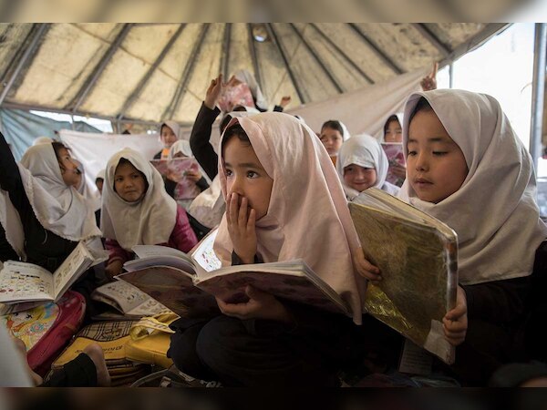 अफगानिस्तान में लड़कियों की शिक्षा पर संकट, UNICEF ने दी चेतावनी, पाबंदी से 4 मिलियन लड़कियां होगी वंचित