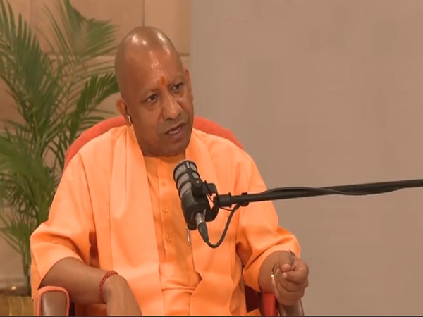 CM Yogi बोले, मुसलमान हिंदुओं के बीच महफूज महसूस करेगा, लेकिन हिंदू मुसलमानों के बीच...