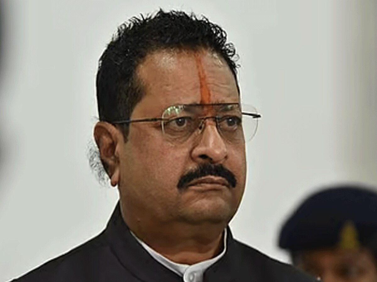 येदियुरप्पा के मुखर आलोचक, वक्फ बिल पर कर रहे थे ये मांग.. BJP ने दिखाया बाहर का रास्ता