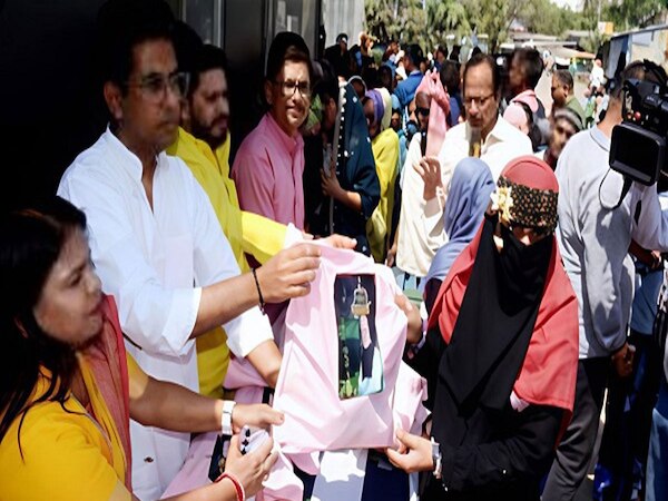 पटना में 'सौगात-ए-मोदी' किट से गरीब मुस्लिम परिवारों की ईद हुई खास, पीएम मोदी को दीं दुआएं