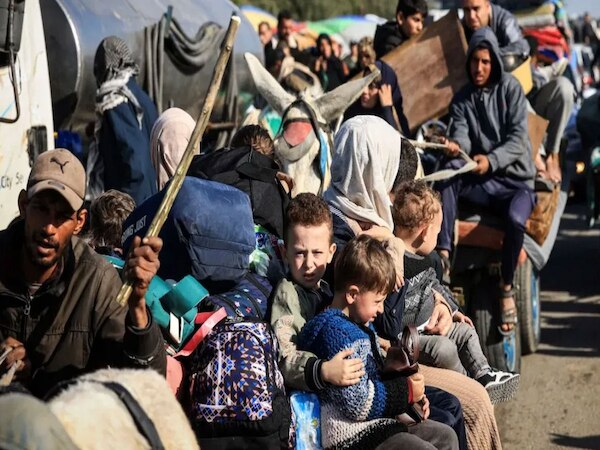 Gaza: हजारों की मौत, लाखों बेघर, हालात और बिगड़ने की आशंका; राफा से भाग गए फिलिस्तीनी