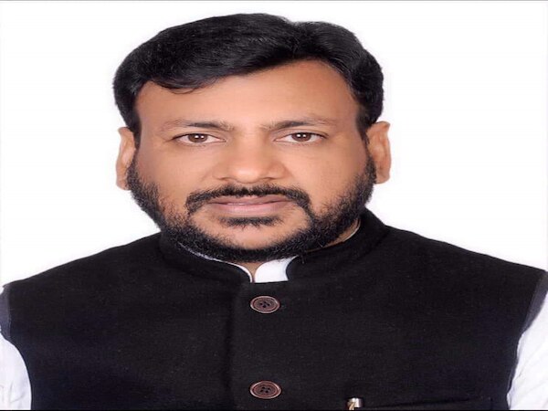 वक्फ बोर्ड के इस अधिकारी के बिगड़े बोल, विरोध करने वाले मसलमानों के लिए कही ये बात