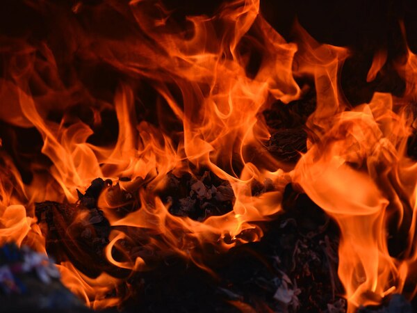 Barmer Mosque Fire: बाड़मेर की मस्जिद में आग, मजहबी किताबें जलकर खाक