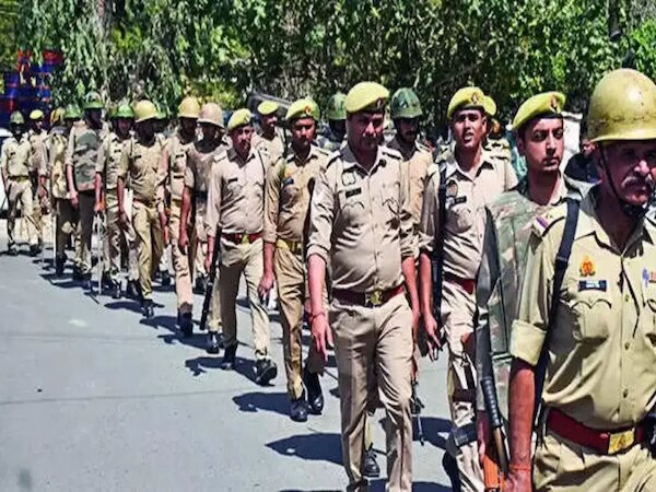 वक्फ बिल के खिलाफ प्रोटेस्ट भी न करें? प्रशासन इमामों को नोटिस भेजकर पेय करवा रही है मुचलका