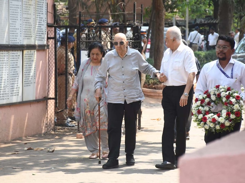 photos manoj kumar last rites prem chopra amitabh bachchan anu malik ...