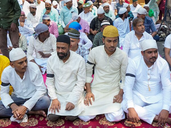 UP:मुजफ्फरनगर में वक्फ बिल का विरोध करना पड़ गाया भाड़ी, अब भड़ने होंने 2 लाख रुपए!