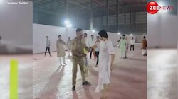 बाबा बागेश्वर ने मुंबई पुलिस के साथ खेला क्रिकेट, लगाए जोरदार चौके-छक्के, इंटरनेट पर वायरल हुआ वीडियो