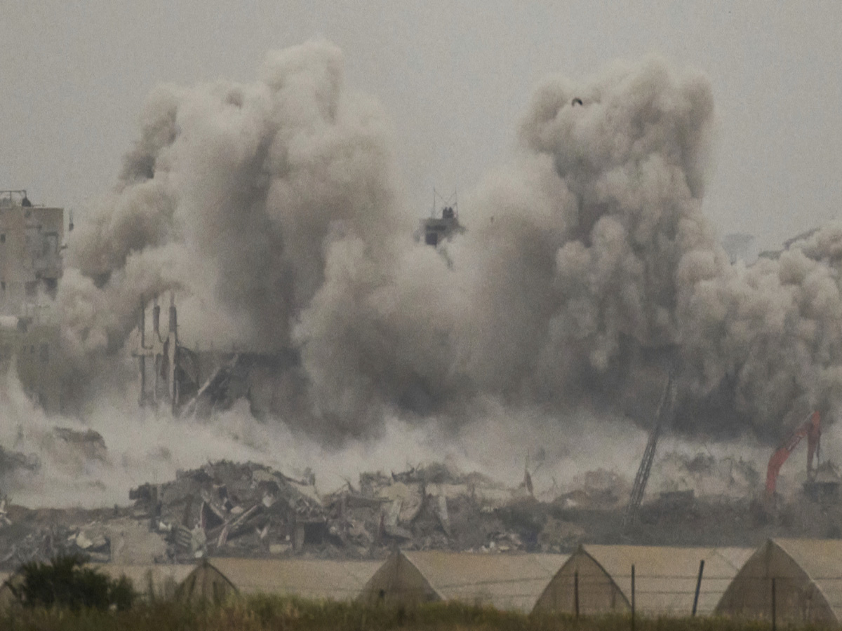 Gaza News: खाने के लिए इकट्ठा हुए फिलिस्तीनियों पर इजराइल ने बरसाए बम; कई की मौत Gaza News: खाने के लिए इकट्ठा हुए फिलिस्तीनियों पर इजराइल ने बरसाए बम; कई की मौत