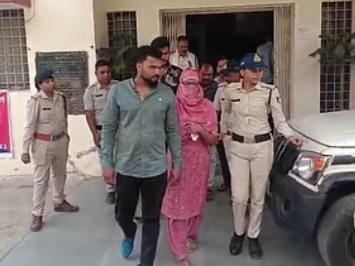 पुलिस की गिरफ्त में आरोपी पुलिस की गिरफ्त में आरोपी