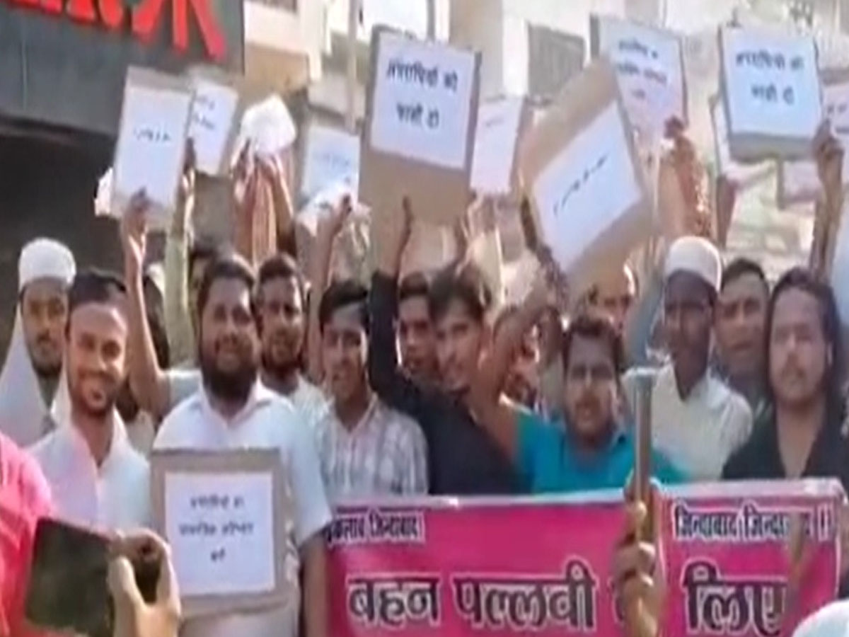 Bihar: ये कैसा भाईचारा, हिंदू दोस्त के कहने पर मुस्लिम नौजवान ने लड़की के उपर फेंका तेजाब Bihar: ये कैसा भाईचारा, हिंदू दोस्त के कहने पर मुस्लिम नौजवान ने लड़की के उपर फेंका तेजाब