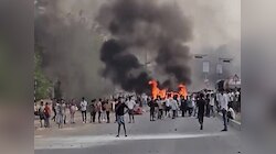 फेंके पत्थर, गाड़ियां आग के हवाले, वक्फ लॉ के खिलाफ प्रदर्शन में सुलगा मुर्शिदाबाद