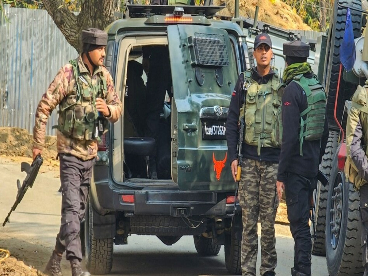 LOC पर पाकिस्तानी आतंकियों की साजिश नाकाम, मुठभेड़ में सेना का एक JCO शहीद LOC पर पाकिस्तानी आतंकियों की साजिश नाकाम, मुठभेड़ में सेना का एक JCO शहीद