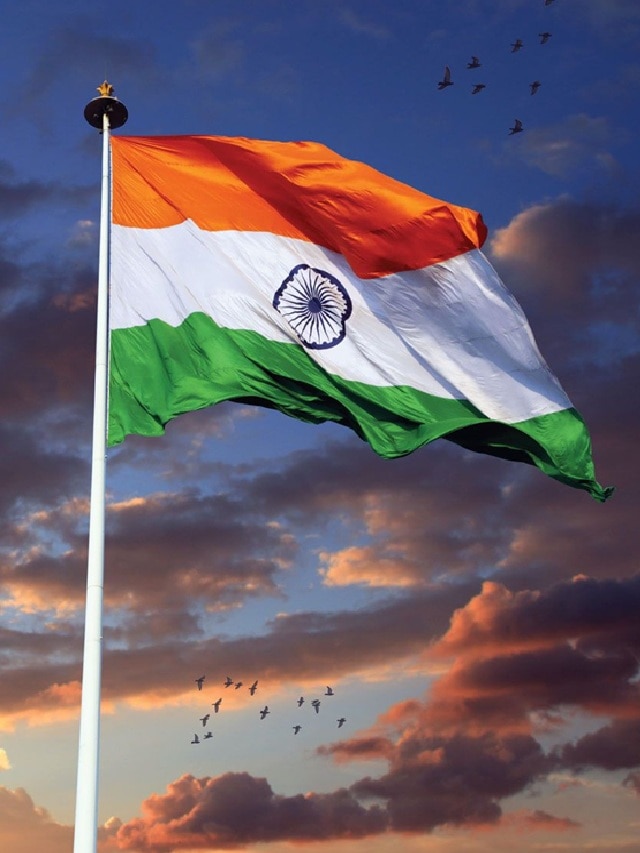 देशभक्ति पर टॉप 10 शायरी, पढ़कर हर हिंदुस्तानी देश को करेगा सलाम