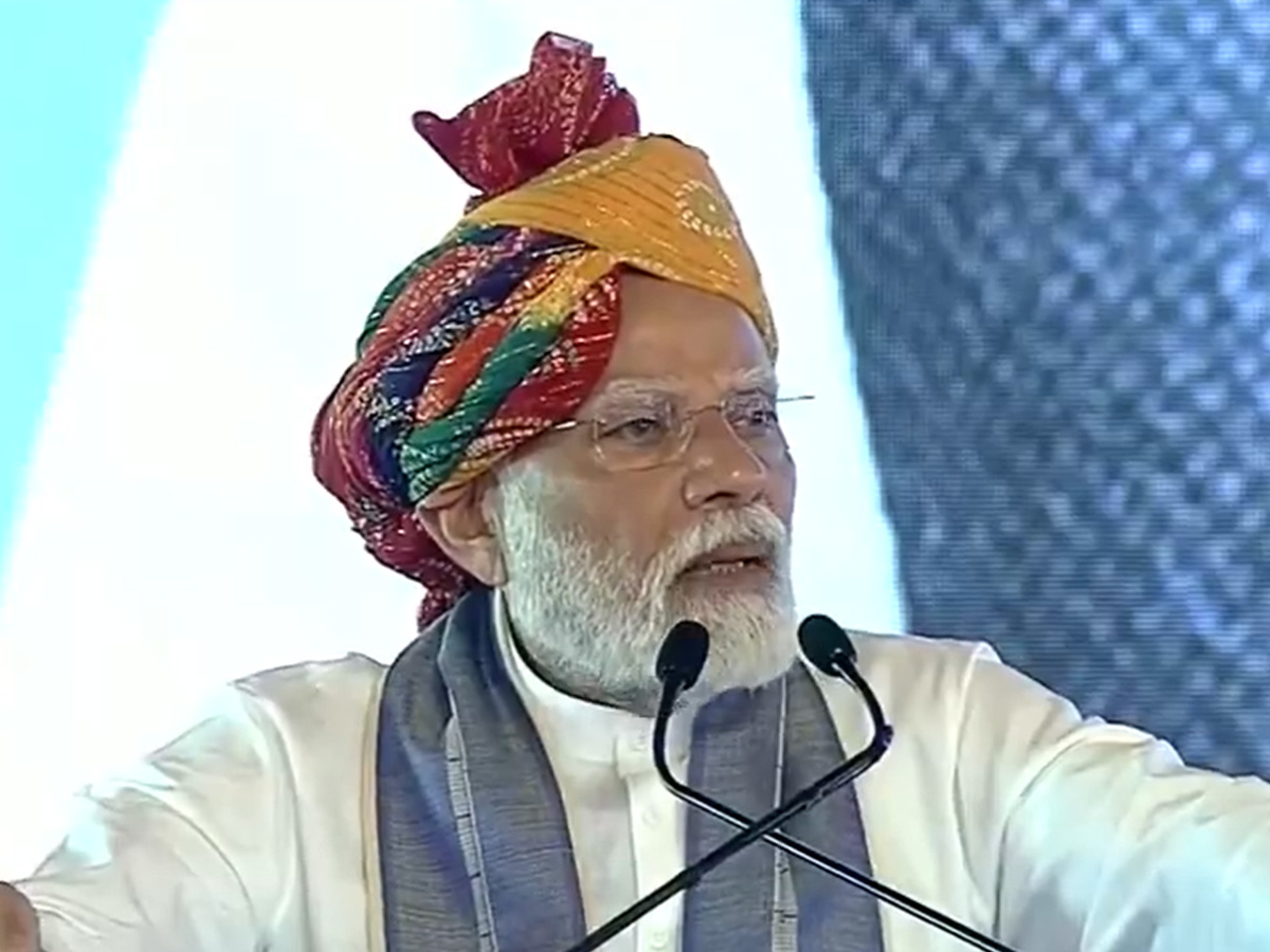 PM Modi बोले वक्फ का सही होता इस्तेमाल, तो पंचर नहीं बनाते मुसलमान; कांग्रेस को दिया बड़ा चैलेंज PM Modi बोले वक्फ का सही होता इस्तेमाल, तो पंचर नहीं बनाते मुसलमान; कांग्रेस को दिया बड़ा चैलेंज